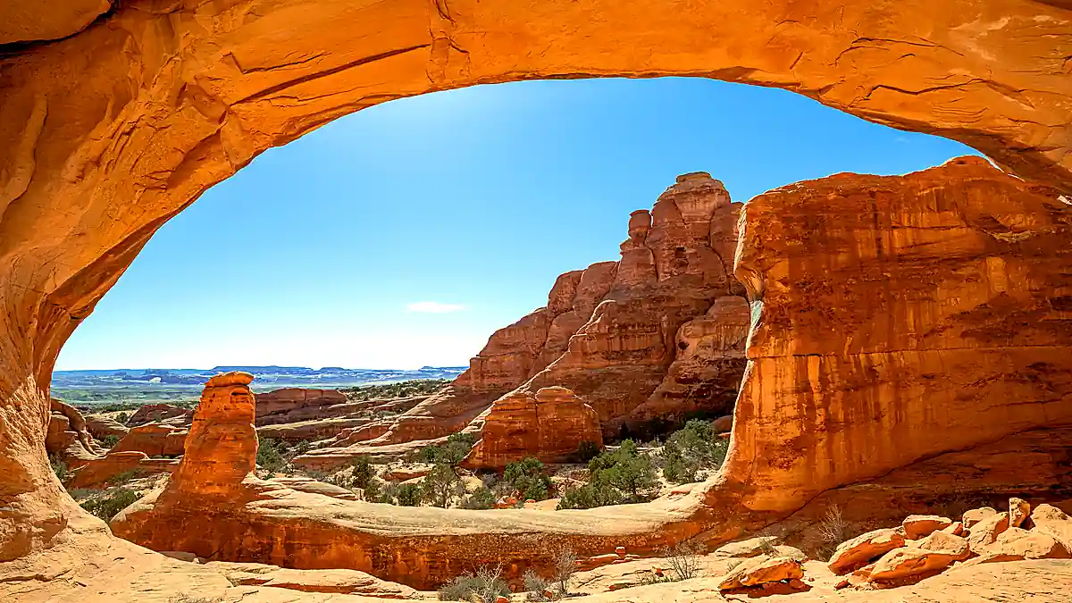 Rote Sandsteinlandschaft bei den Klondike Bluffs im Arches Nationalpark